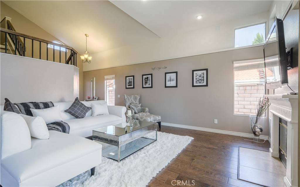 Corona, CA 92882,1386 Fairmont DR