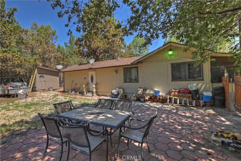 Sugarloaf, CA 92386,428 Maple LN