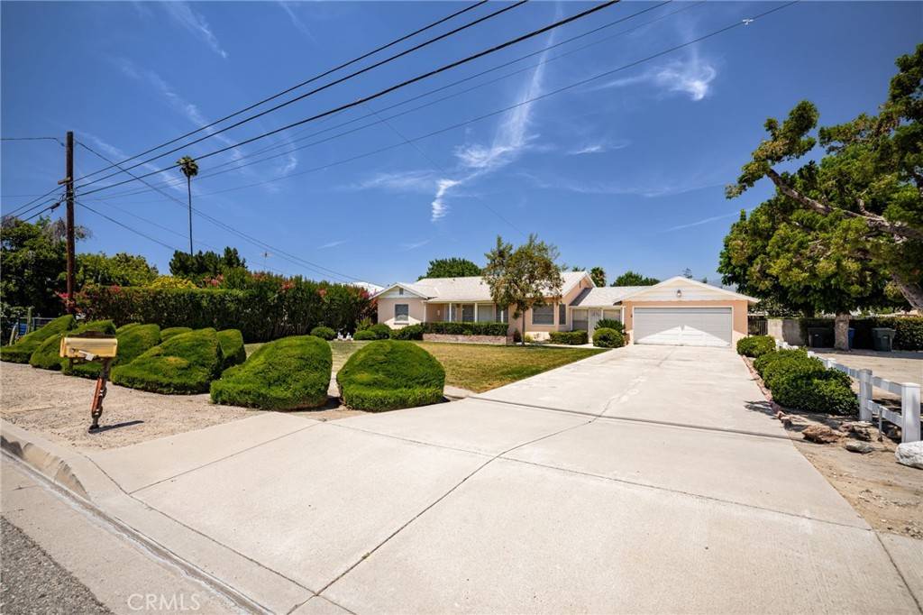 San Bernardino, CA 92408,1830 E Victoria AVE