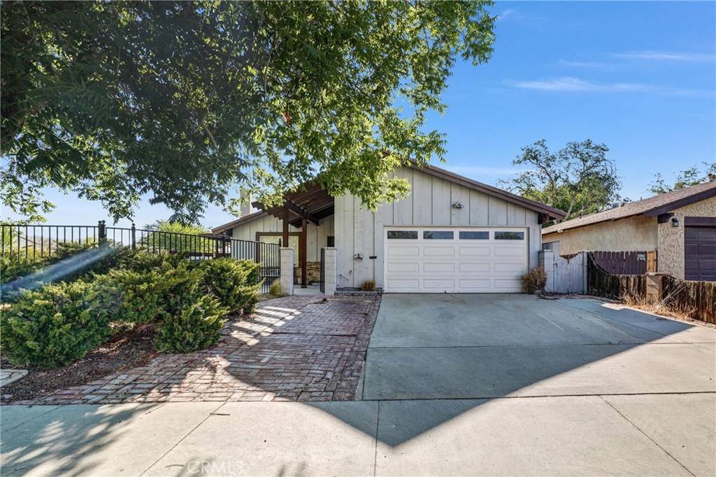 Lancaster, CA 93535,44527 E 12th ST E