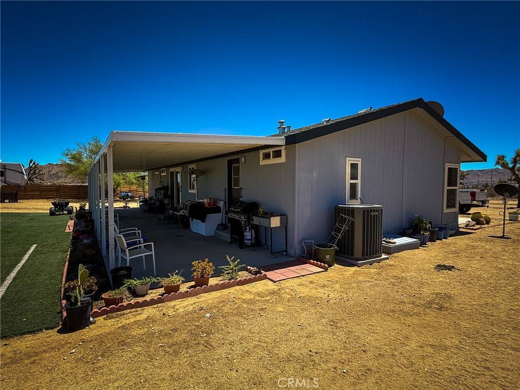 Yucca Valley, CA 92284,59260 Sunflower DR