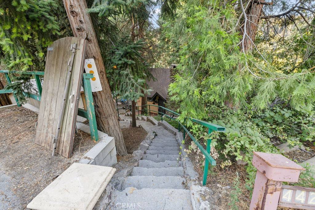 Crestline, CA 92325,442 Valley RD