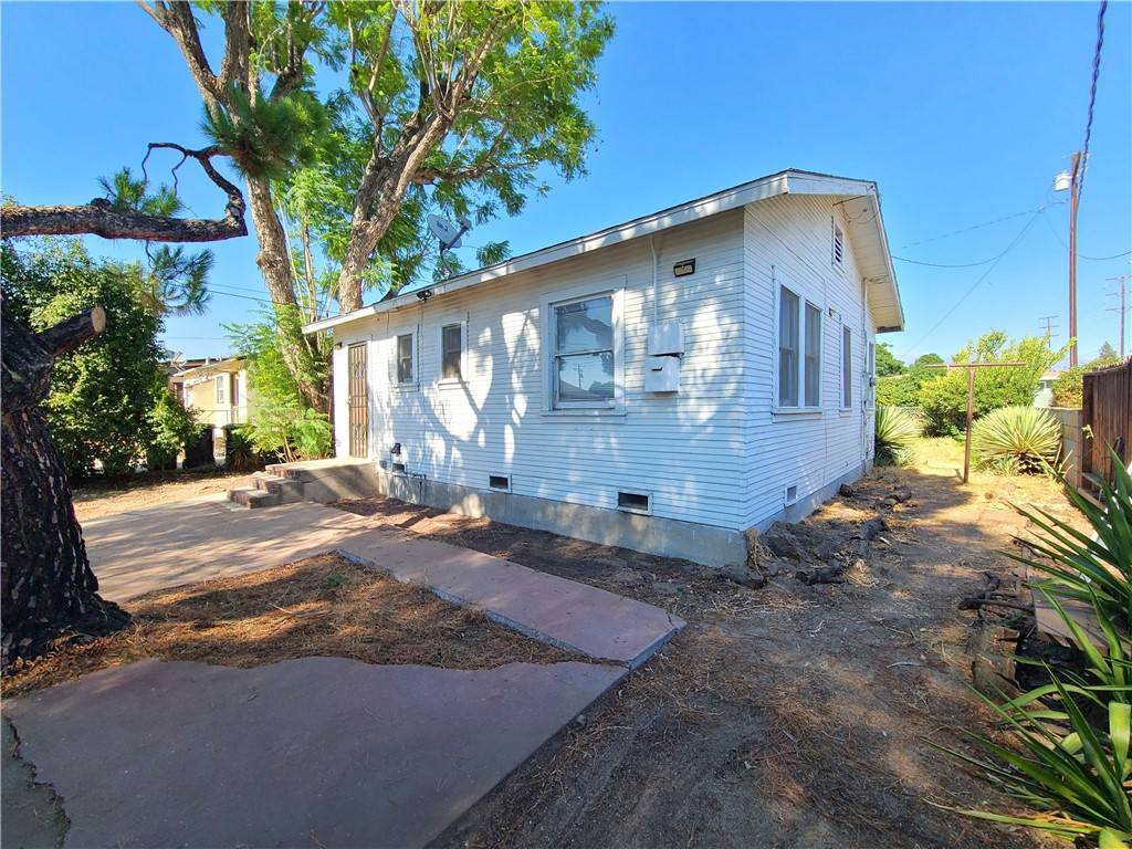 Redlands, CA 92374,1607 Clay ST
