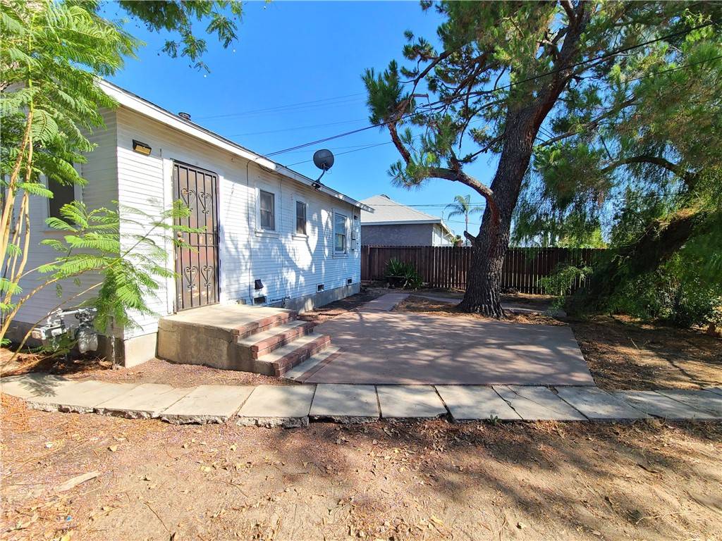 Redlands, CA 92374,1607 Clay ST