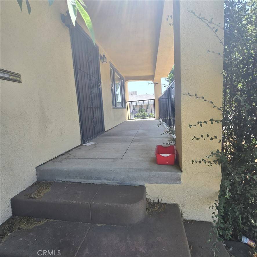 Los Angeles, CA 90042,5427 Meridian ST