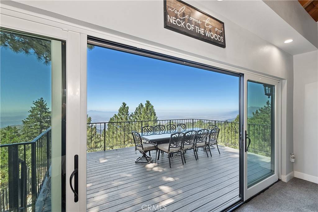 Running Springs, CA 92382,30461 Live Oak DR