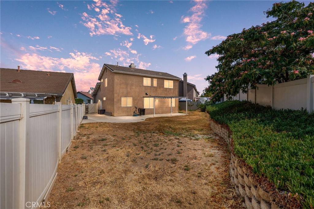 Corona, CA 92879,909 Heron DR