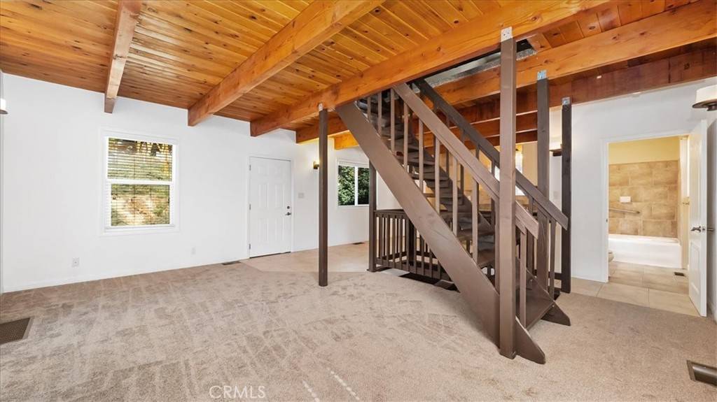 Green Valley Lake, CA 92341,33283 Holcomb Creek DR