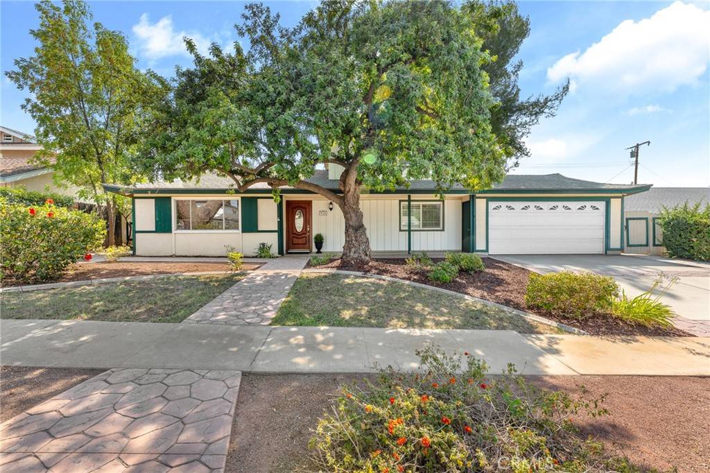 Redlands, CA 92373,718 Robinhood LN