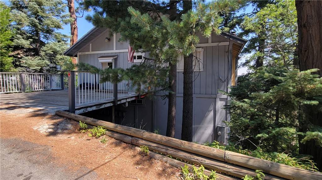 Crestline, CA 92325,24722 Bernard DR