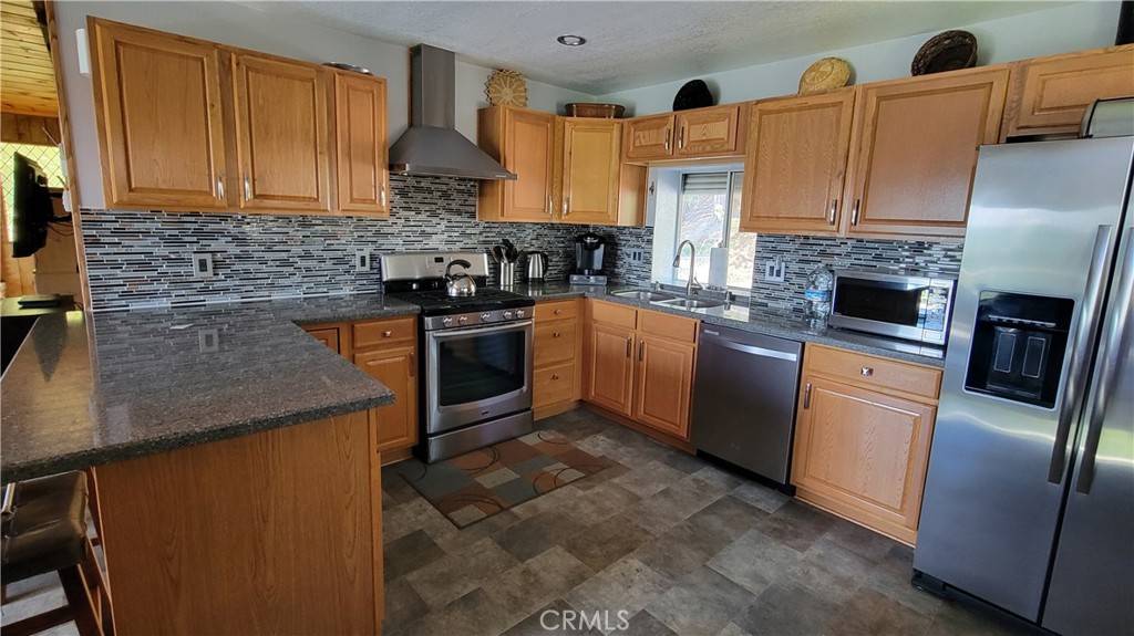 Crestline, CA 92325,24722 Bernard DR