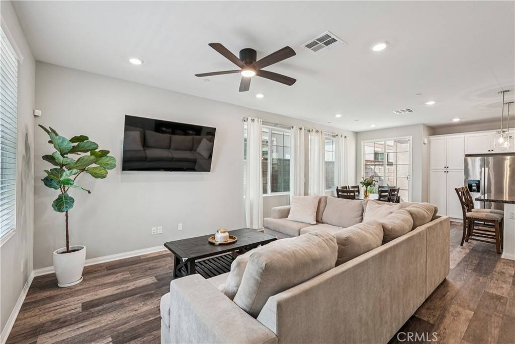 Fontana, CA 92336,15204 Ridge LN #2