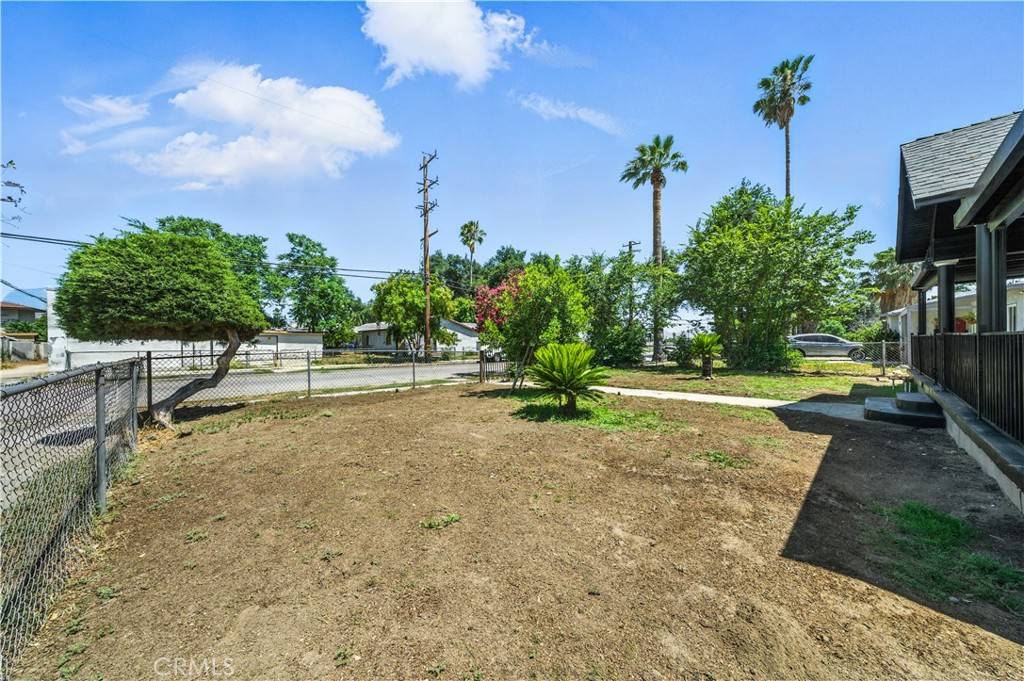 San Bernardino, CA 92405,1996 N G ST