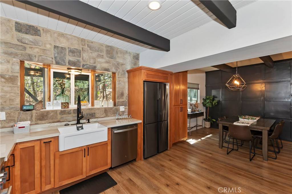 Lake Arrowhead, CA 92352,28596 North Bay RD