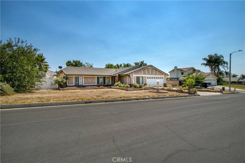 Riverside, CA 92507,196 Owetzal LN