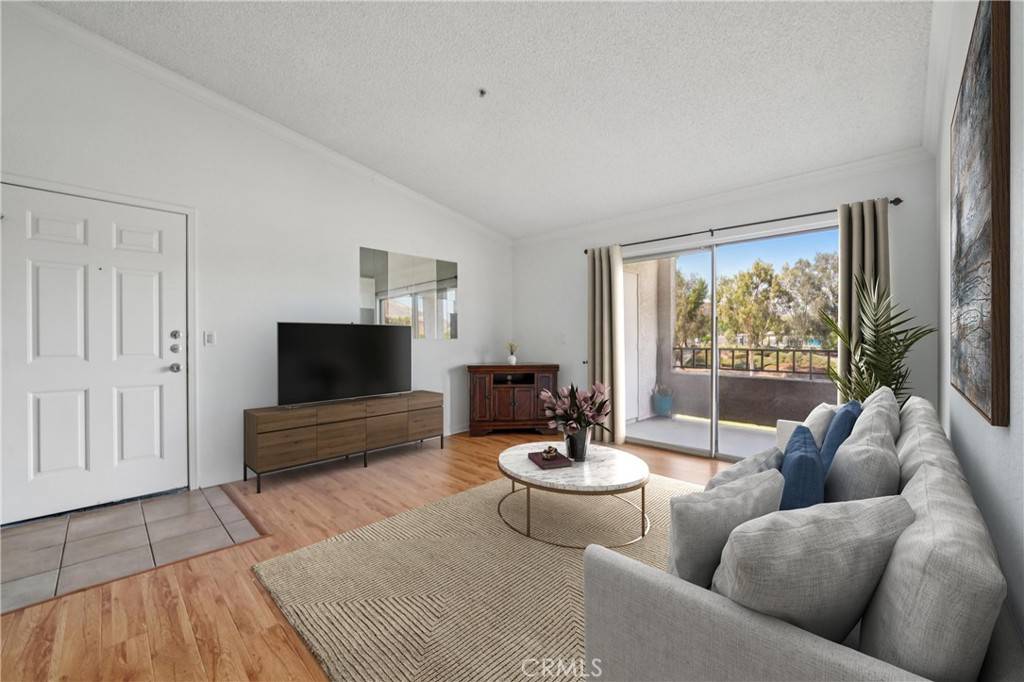Corona, CA 92879,1995 Las Colinas CIR #307