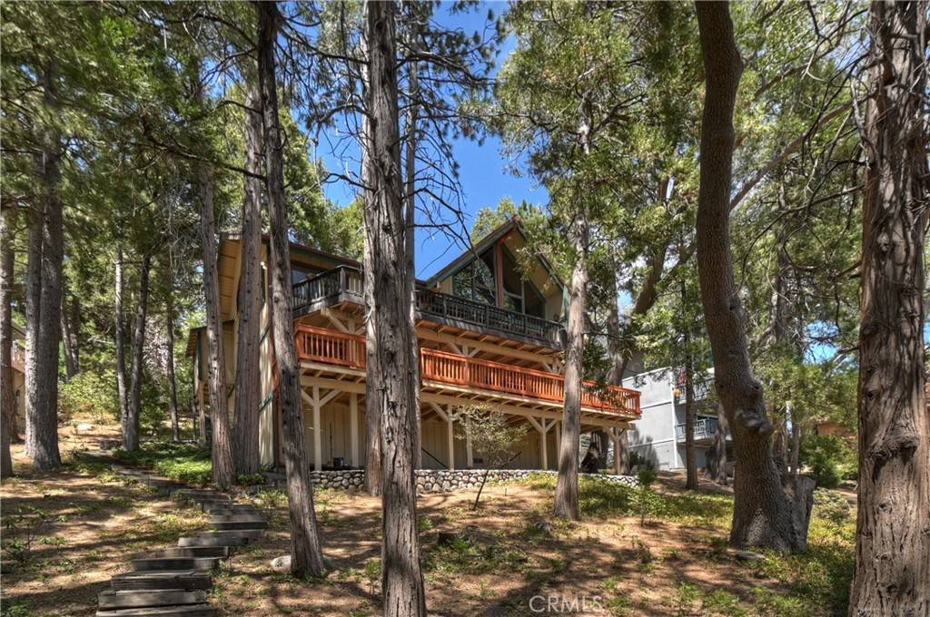 Lake Arrowhead, CA 92352,701 Zurich DR