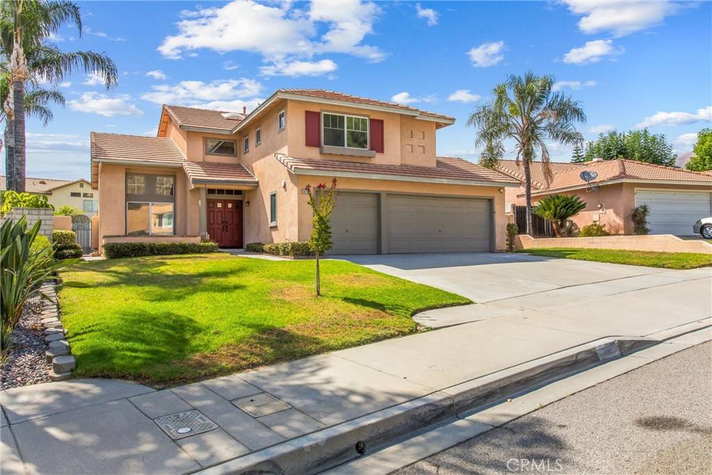 Highland, CA 92346,6714 Country Oaks DR