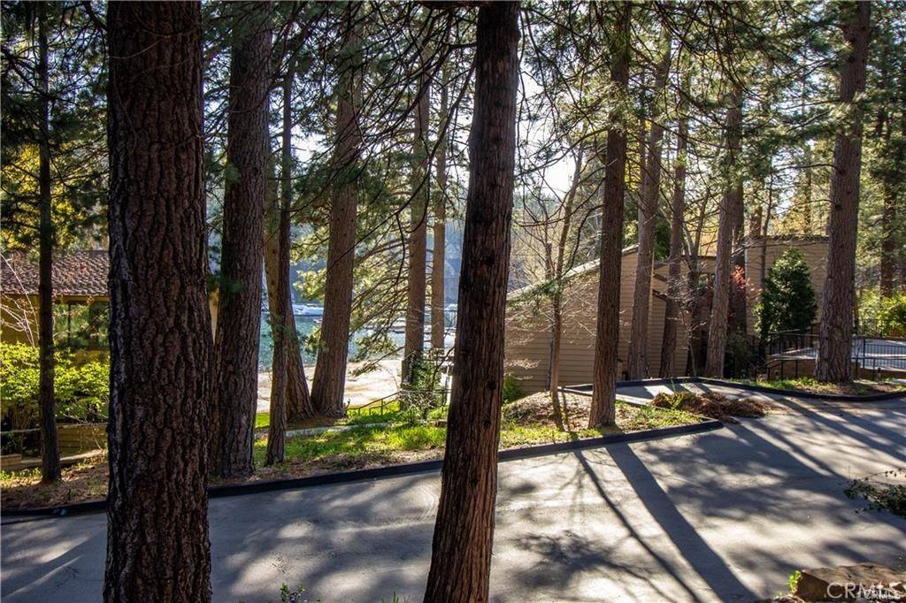 Lake Arrowhead, CA 92352,27821 Peninsula DR #405