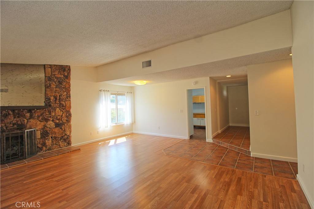 Riverside, CA 92507,711 HACIENDA DR