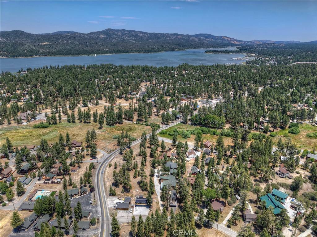 Big Bear Lake, CA 92315,39779 Big Bear BLVD
