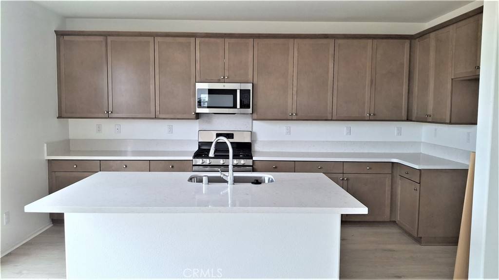 Hemet, CA 92543,328 Planter CT