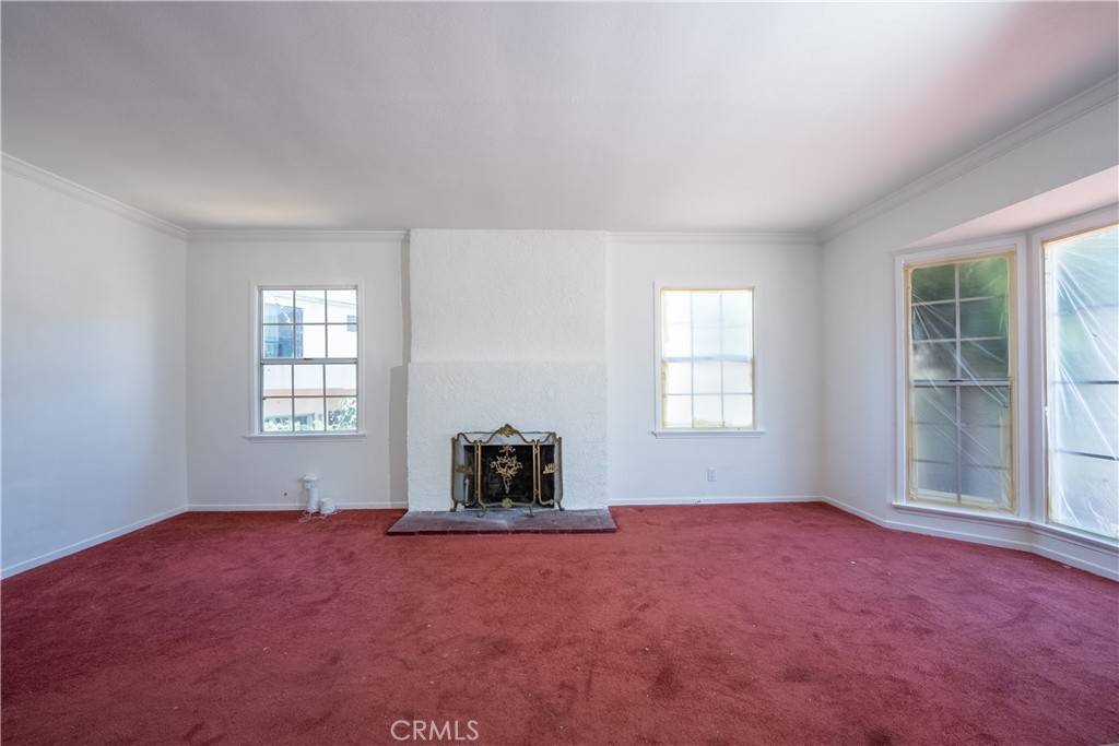 Los Angeles, CA 90043,5659 Valley Glen WAY