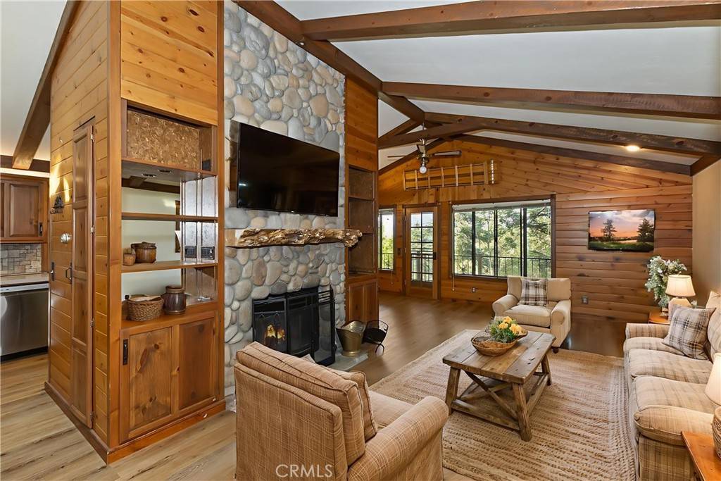 Lake Arrowhead, CA 92352,501 Wellsley DR
