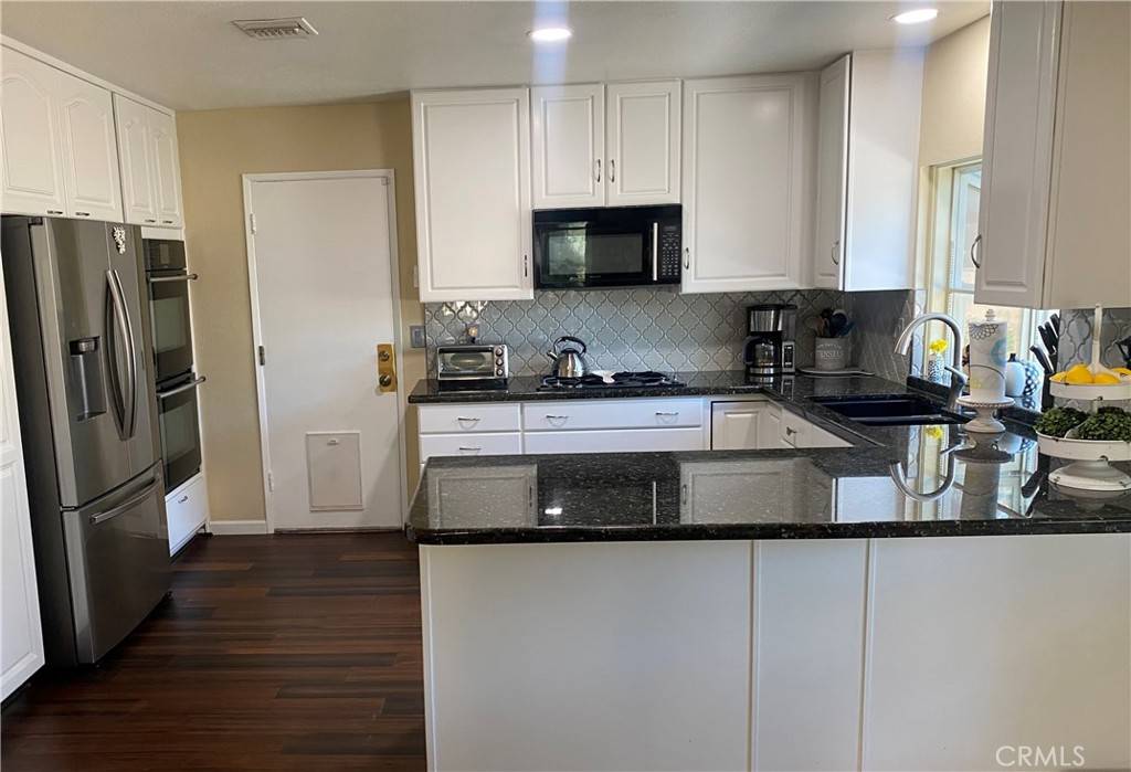 Redlands, CA 92374,215 Pinewood CT