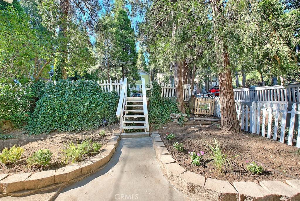 Crestline, CA 92325,23924 Pioneer Camp RD