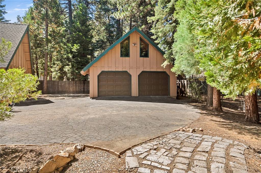 Running Springs, CA 92382,31413 Overhill DR