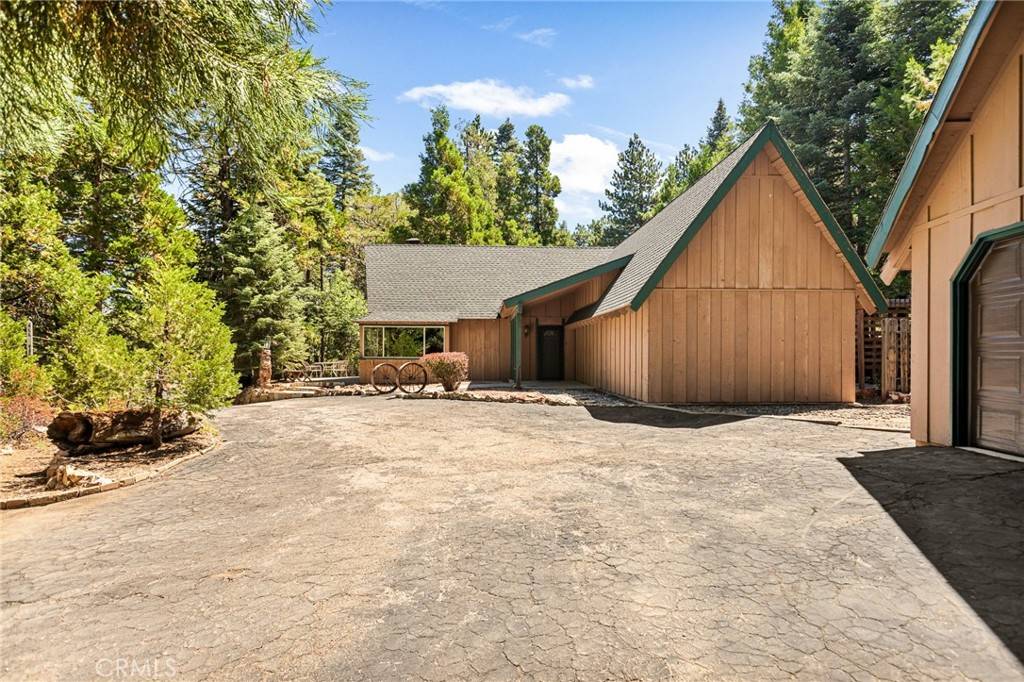 Running Springs, CA 92382,31413 Overhill DR