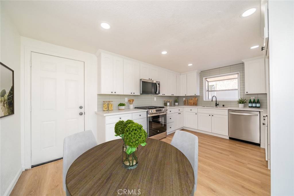 Fontana, CA 92337,11321 Homewood DR