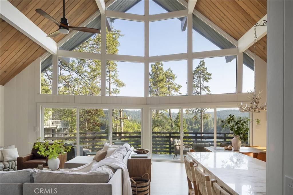 Lake Arrowhead, CA 92352,27937 West Shore RD
