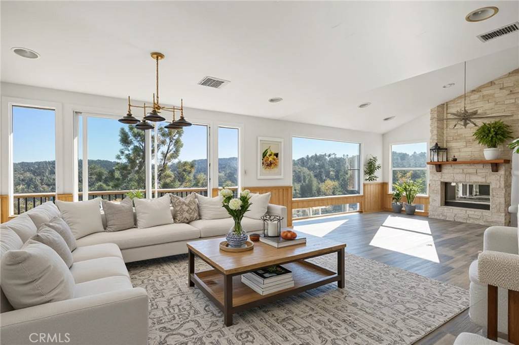 Lake Arrowhead, CA 92352,855 Sonoma DR