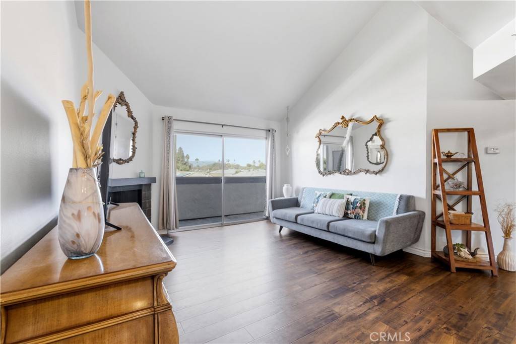 Winnetka, CA 91306,20253 Keswick St #326