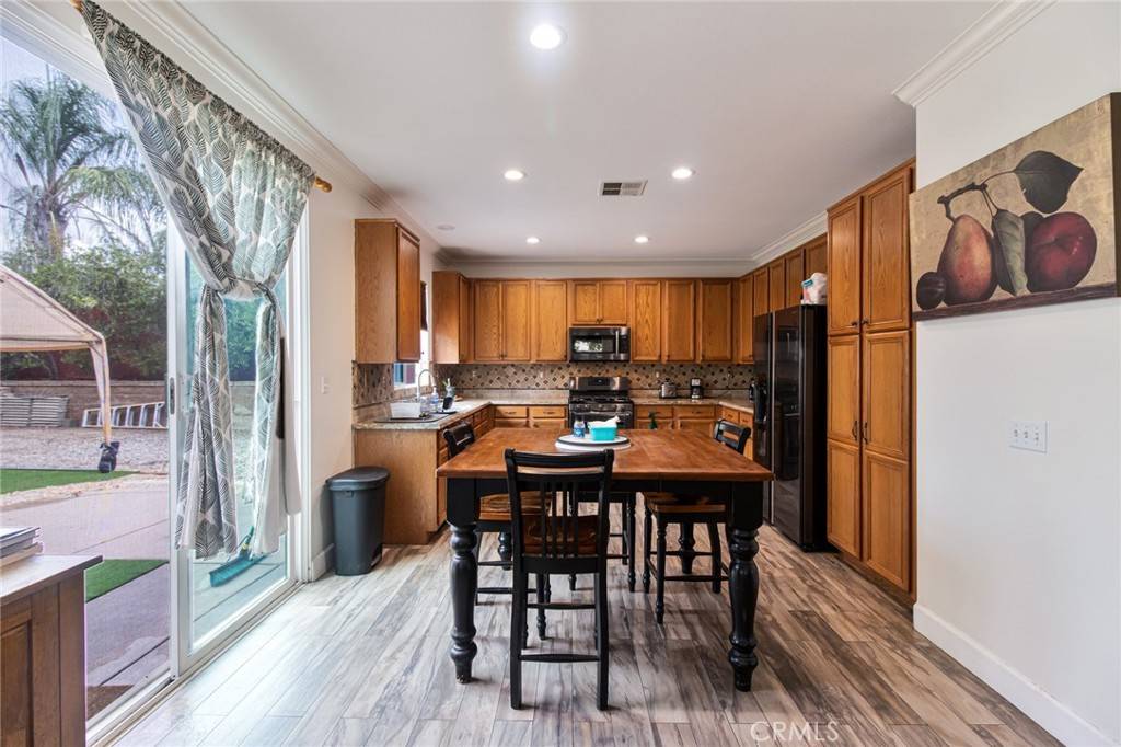 Mentone, CA 92359,2180 Stonewood ST