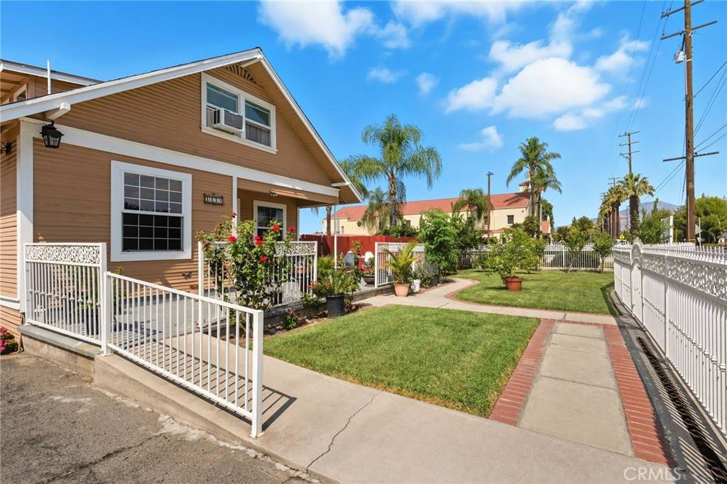 Redlands, CA 92374,1119 Church ST