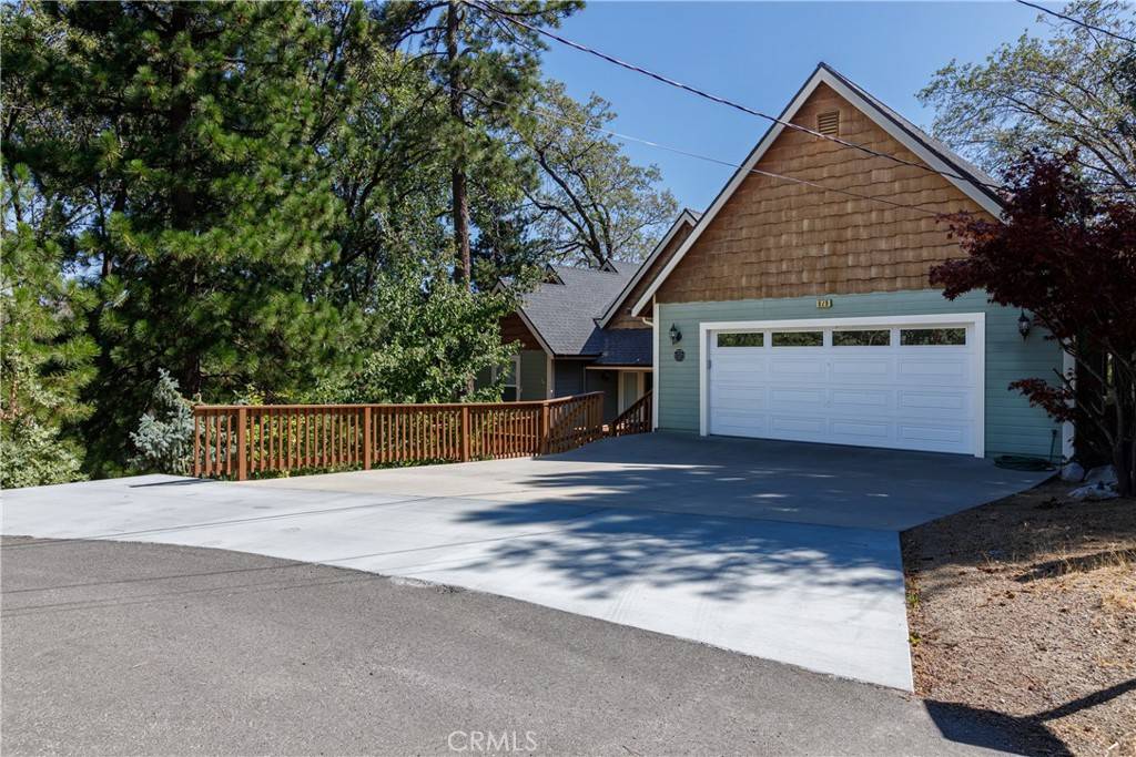 Lake Arrowhead, CA 92352,929 Lucerne LN