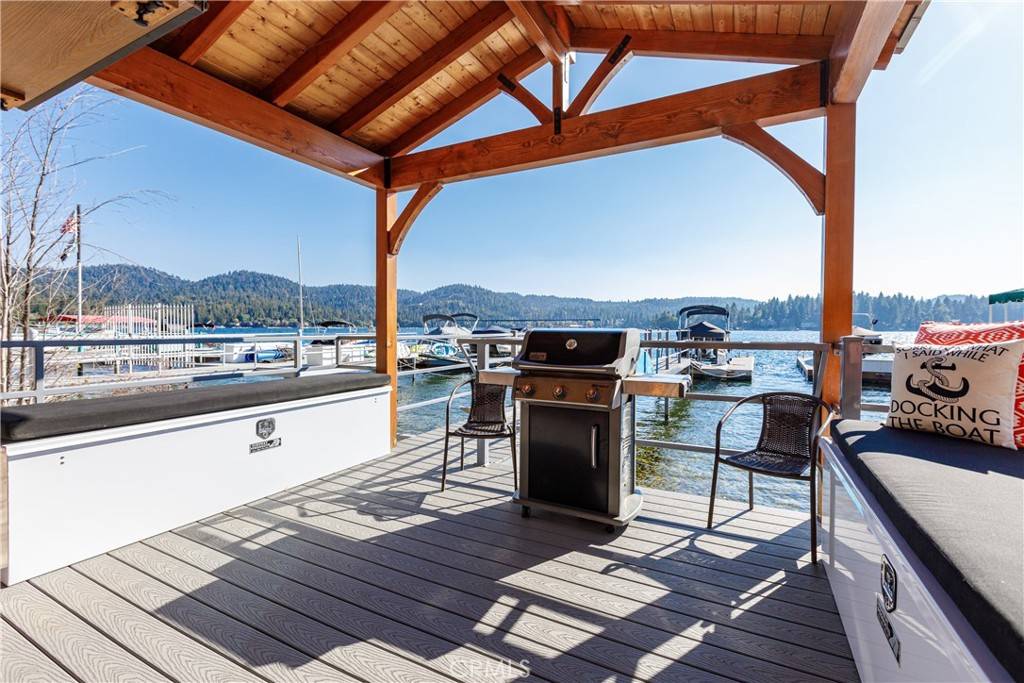 Lake Arrowhead, CA 92352,929 Lucerne LN