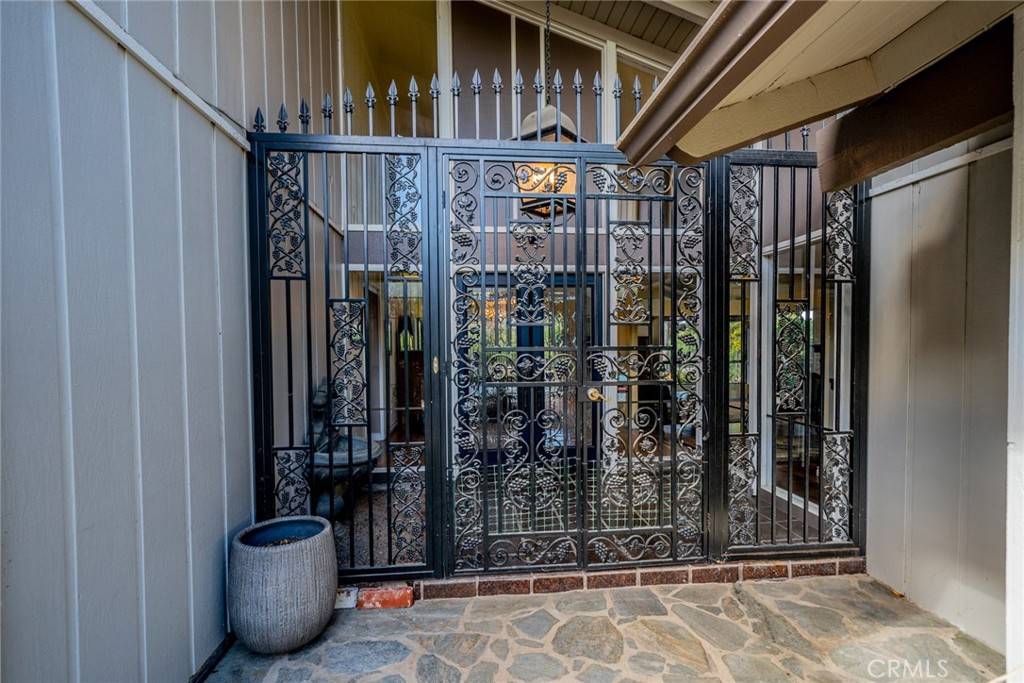 Corona, CA 92881,4002 CROWN RANCH RD