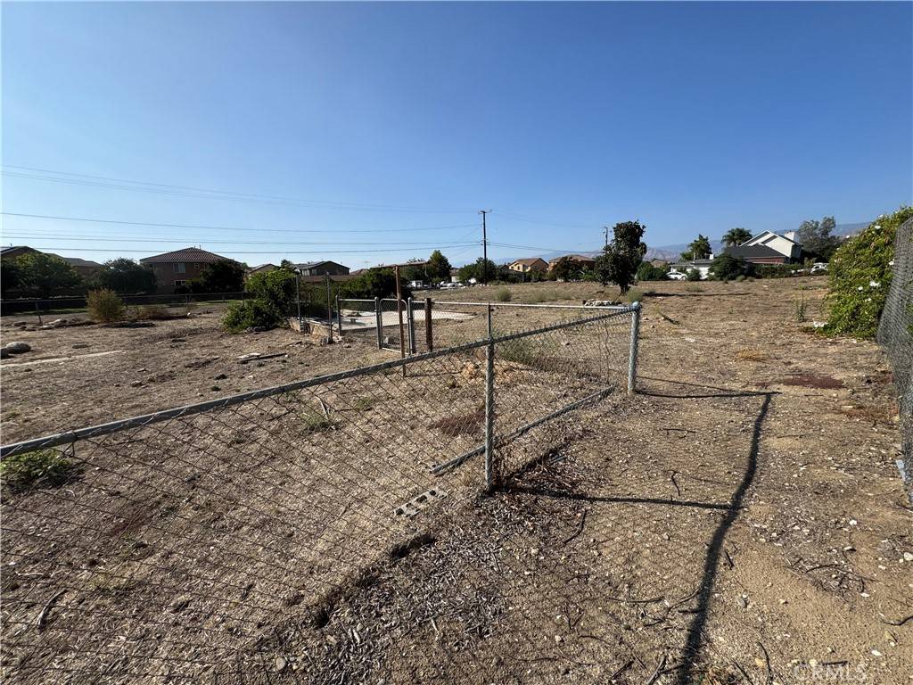 Mentone, CA 92359,2209 E Colton