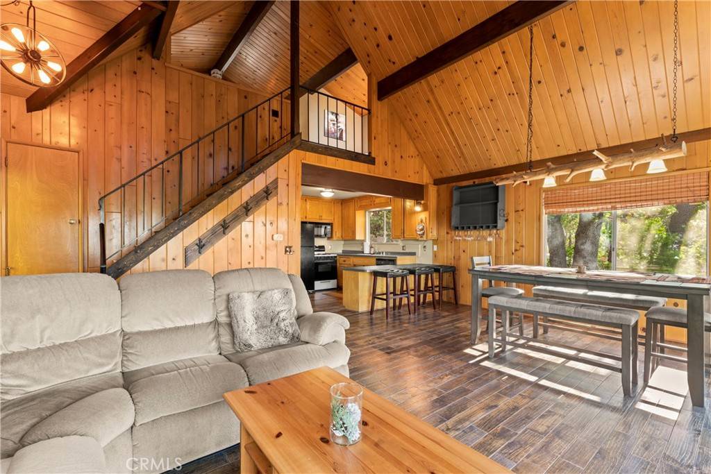 Lake Arrowhead, CA 92352,1159 Yellowstone