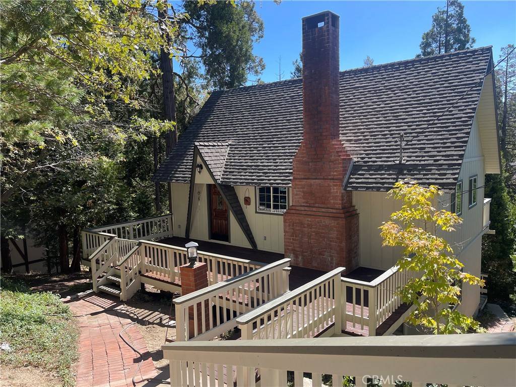 Lake Arrowhead, CA 92352,344 Grass Valley RD