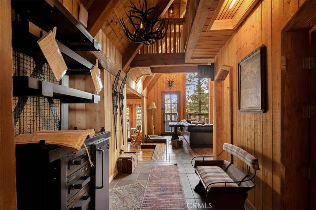 Lake Arrowhead, CA 92352,27325 Pinewood DR