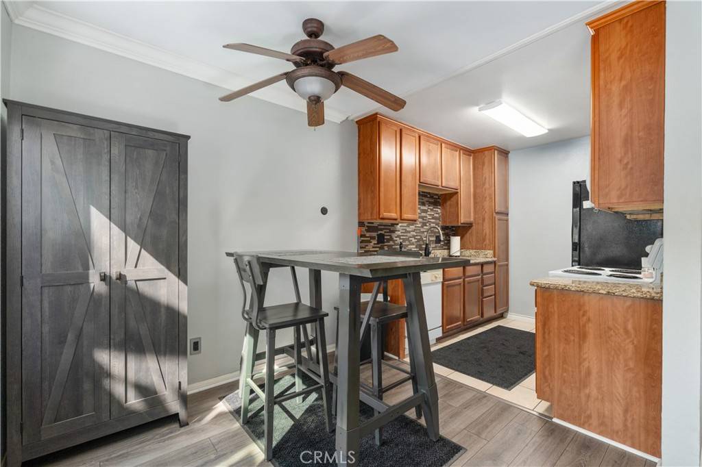 Escondido, CA 92026,1240 N Broadway #30