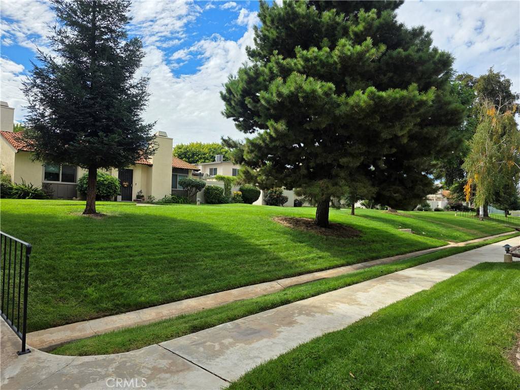 Redlands, CA 92374,1582 Lisa LN