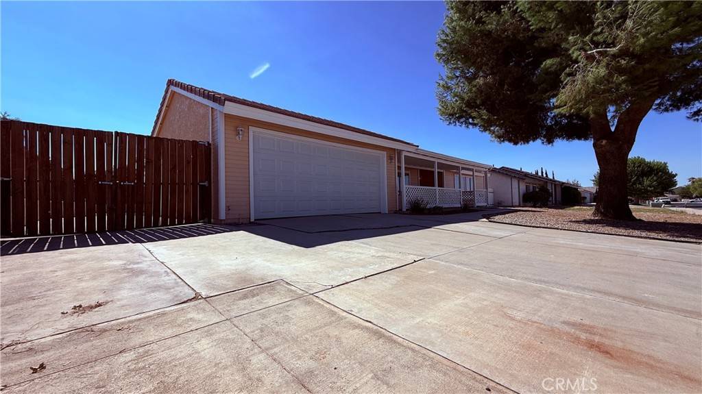 Victorville, CA 92392,12404 Mammoth DR