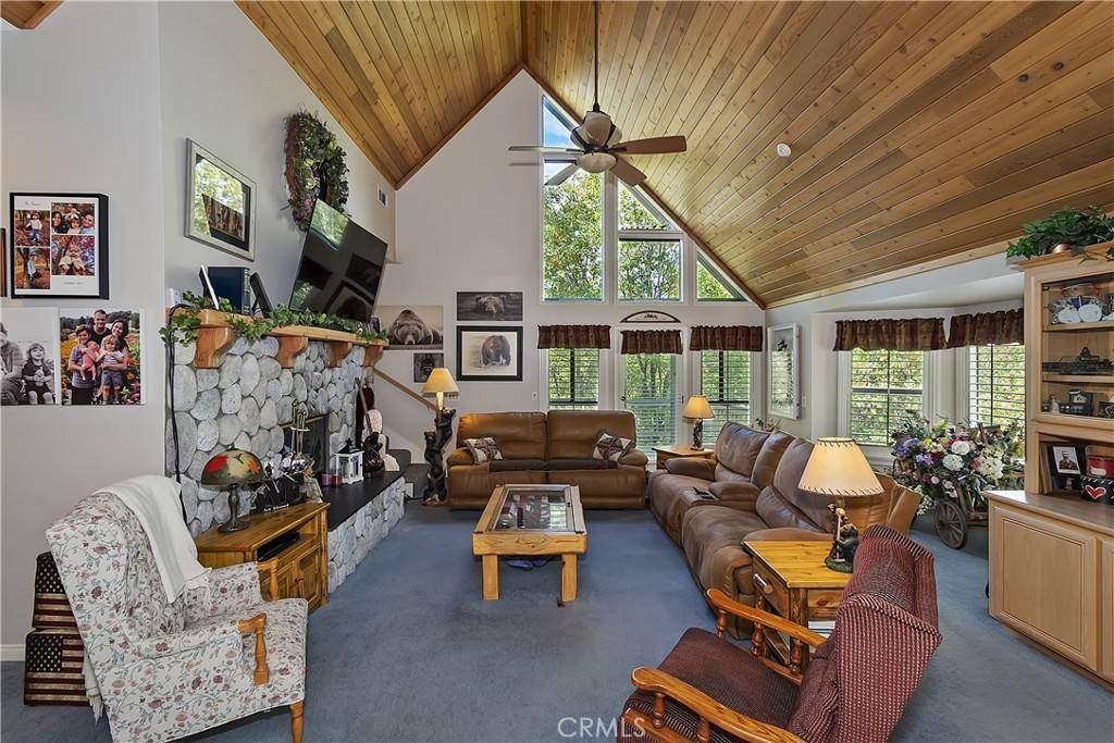 Lake Arrowhead, CA 92352,28220 Bern LN