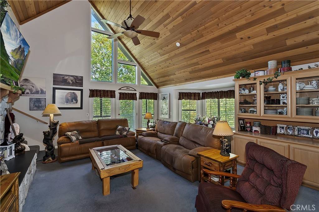 Lake Arrowhead, CA 92352,28220 Bern LN